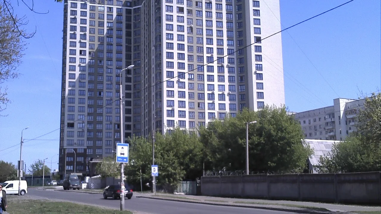 разгрузка строительных материалов на объекте в Киеве