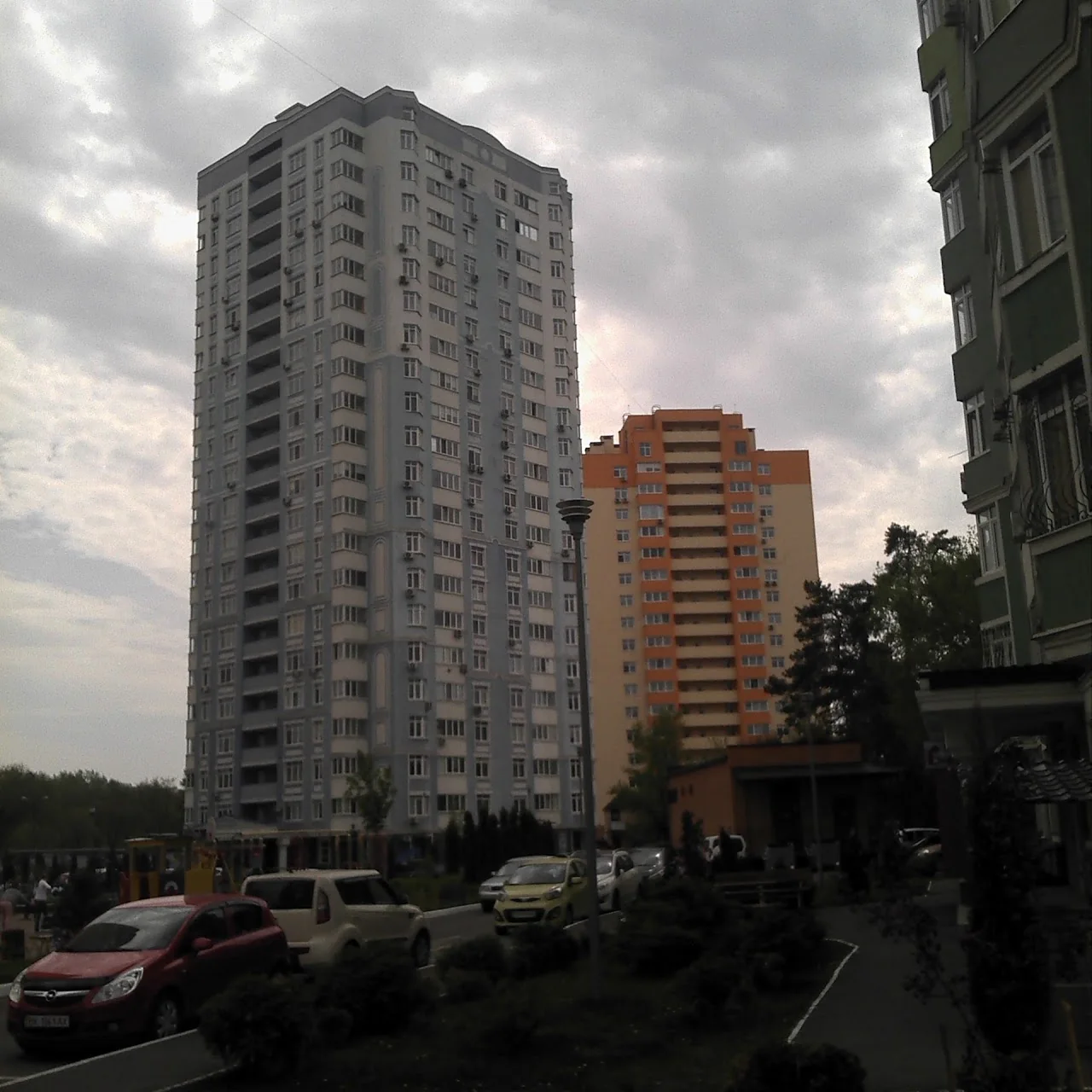 работа грузчиков на строительном объекте