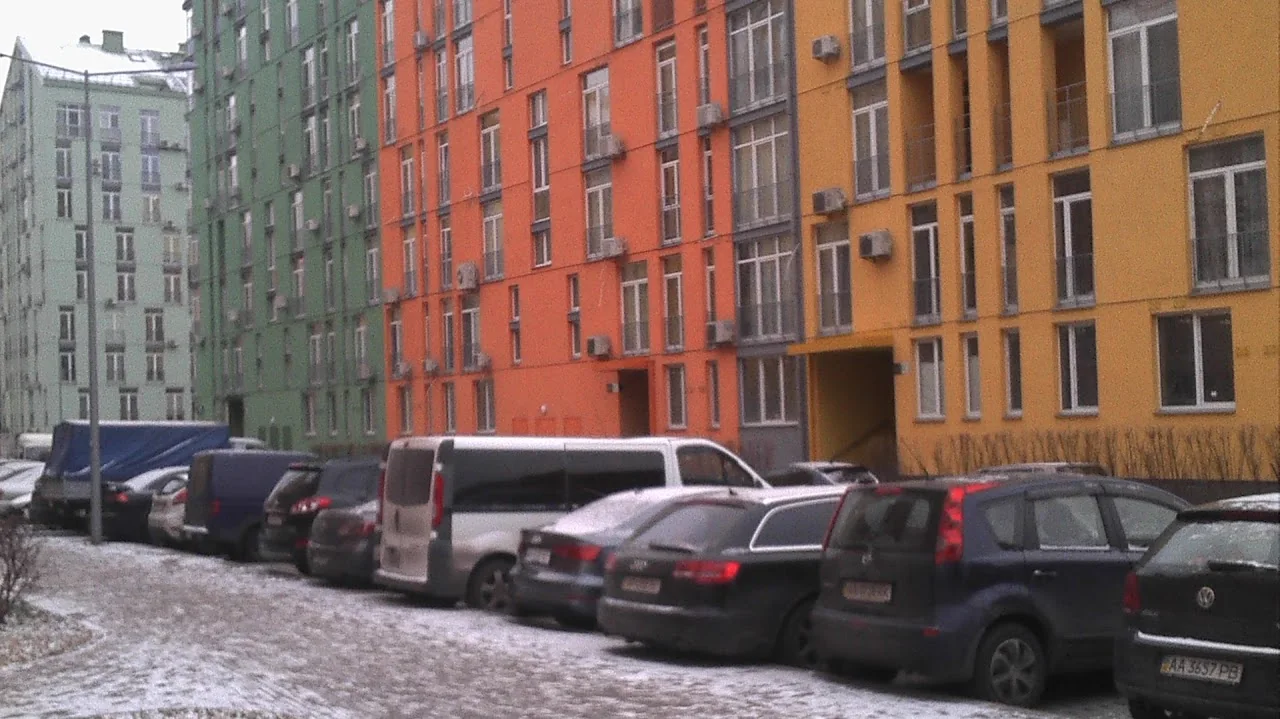 сбор мусора в мешки на объекте в Киеве
