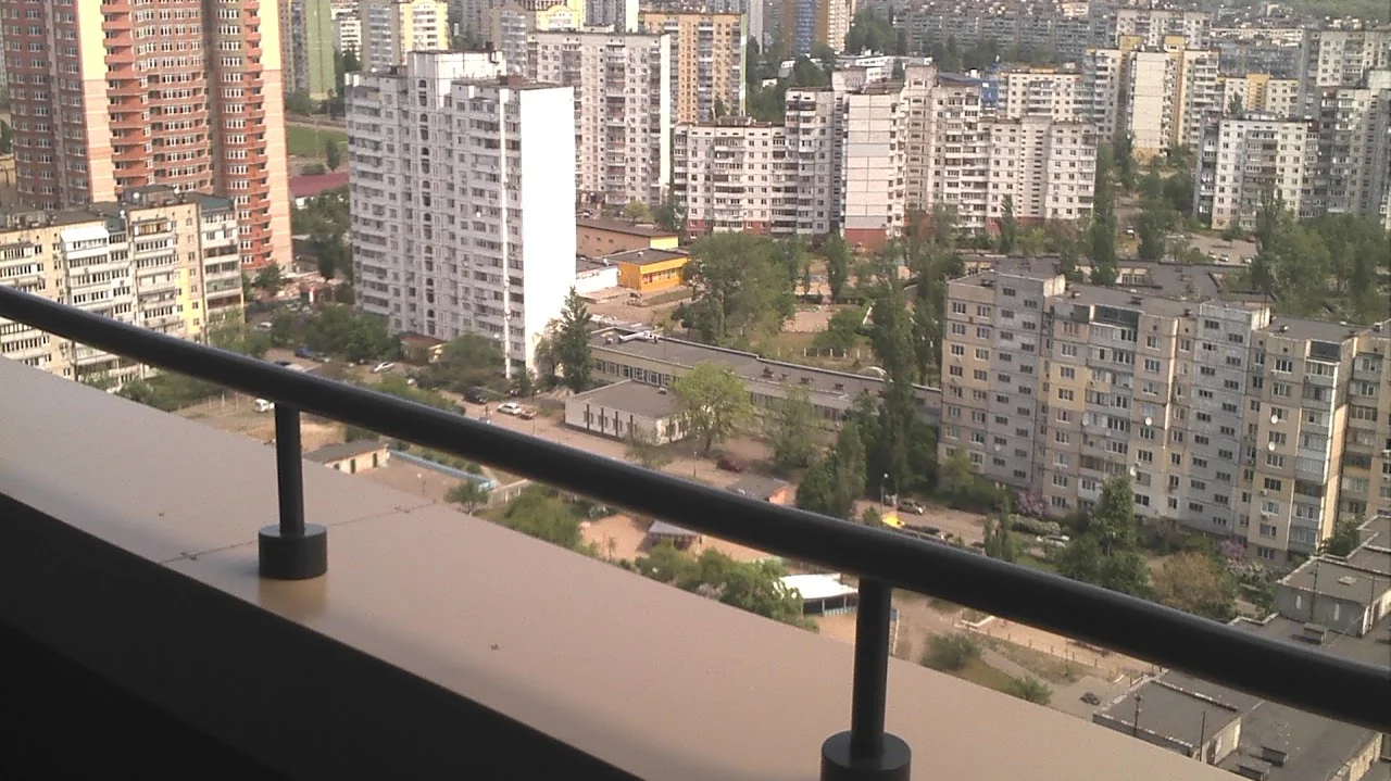 работа грузчиков на строительном объекте