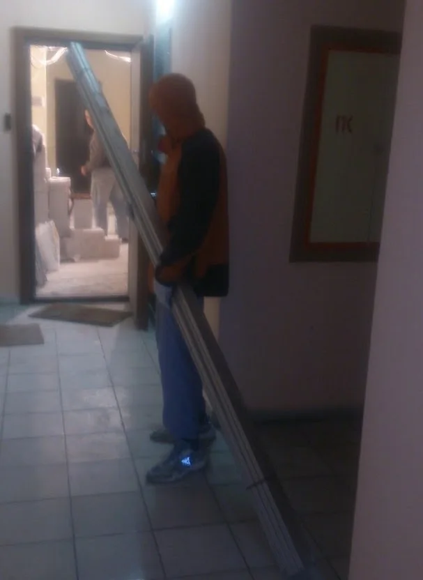 погрузка мусора в машину на объекте в Киеве