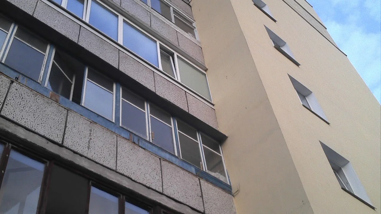 грузчики в Киеве выполняют занос материалов в квартиру