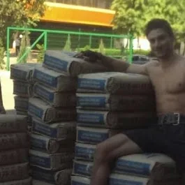 услуги грузчиков Киев — занос материалов в квартиру